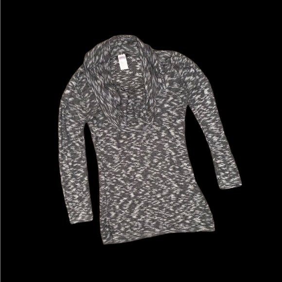 VENUS Sweaters - VENUS Black & White Cowl Neck Women’s Top Size Small
